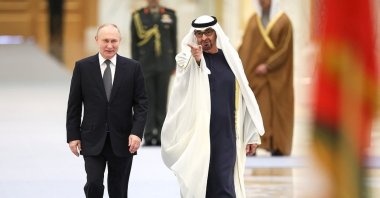 Russian President Vladimir Putin is welcomed by UAE President Sheikh Mohammed bin Zayed Al Nahyan, Abu Dhabi, UAE, Nov. 6, 2023. (IHA Photo)