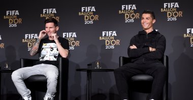 FIFA Ballon d'Or 2015 nominees Lionel Messi of Argentina and FC Barcelona and Cristiano Ronaldo of Portugal and Real Madrid answer media questions during a news conference prior to the FIFA Ballon d'Or Gala 2015 at the Kongresshaus, Zurich, Switzerland, Jan. 11, 2016.  (Getty Images Photo)