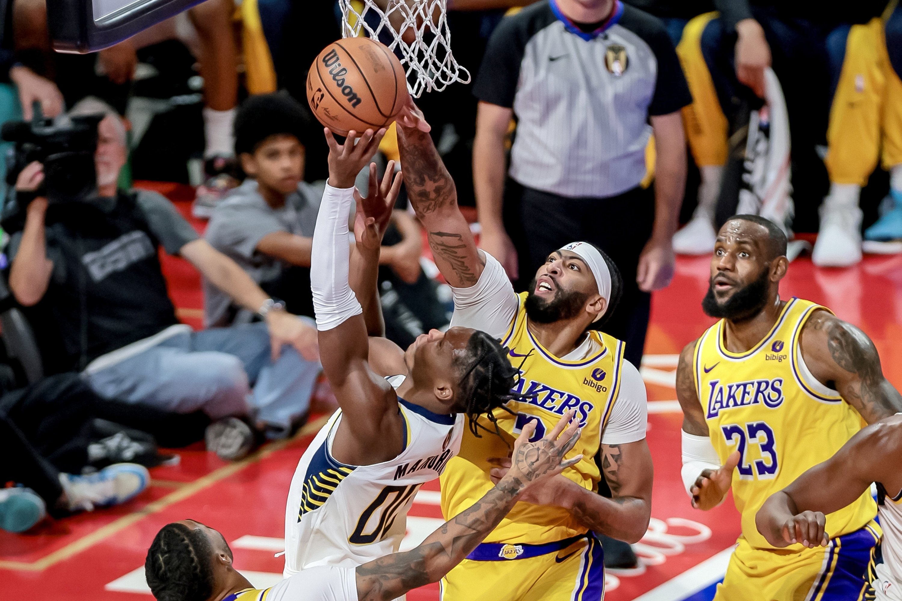 Anthony Davis, LeBron James power LA Lakers to inaugural NBA Cup