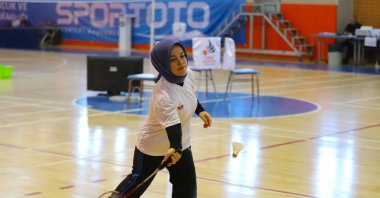 Kübra Çevik in action during the Para Badminton Türkiye Championship held at the Dağılgan Sports Hall, Aksaray, Türkiye, Dec. 2, 2023. (AA Photo)

