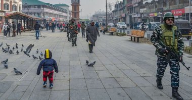 Indian paramilitary personnel patrol along a road in Srinagar, Jammu and Kashmir, Dec. 11, 2023. (AFP Photo)
