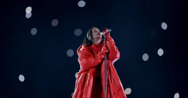 Rihanna performs during halftime of the Super Bowl LVII between the AFC champion Kansas City Chiefs and the NFC champion Philadelphia Eagles, State Farm Stadium, Glendale, Arizona, U.S., Feb. 2023. (EPA Photo)