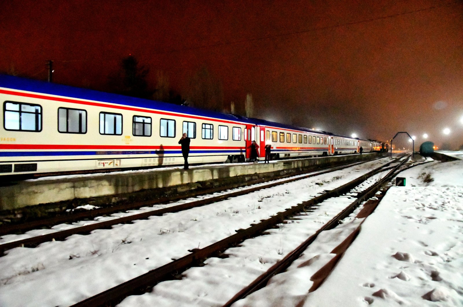 The Eastern Express completes its first 2023-2024 season voyage at a station in Kars, eastern Türkiye, Dec. 12, 2023. (AA Photo)