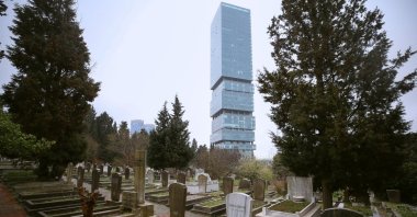 Zincrliköyü graveyard, one of the most expensive graveyards of Istanbul, Türkiye, Dec. 15, 2023. (AA Photo)