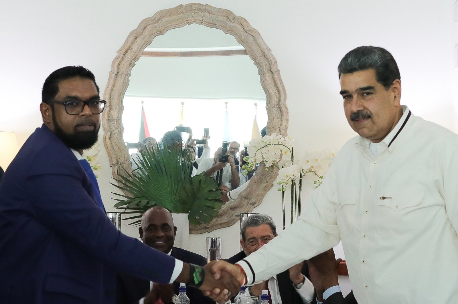 Venezuela, Guyana to settle border dispute without using force