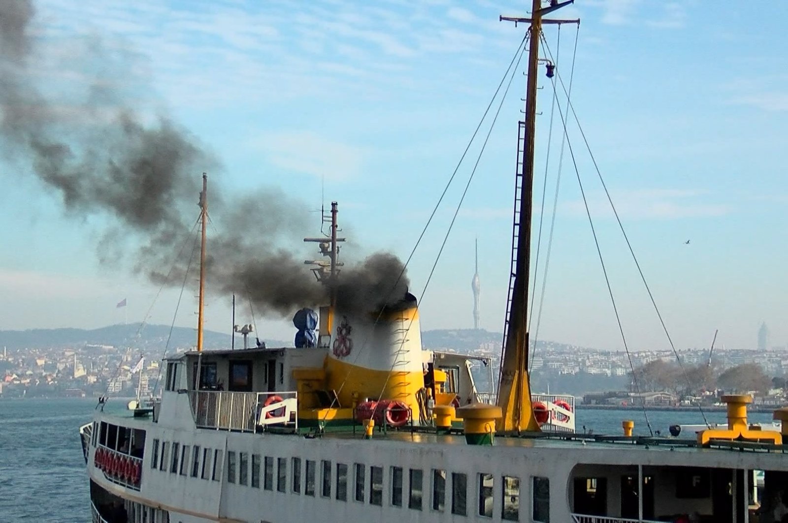 A steamboat, part of public transport network in Istanbul, Türkiye, is seen in this photo taken on Dec. 15, 2023. (DHA Photo)