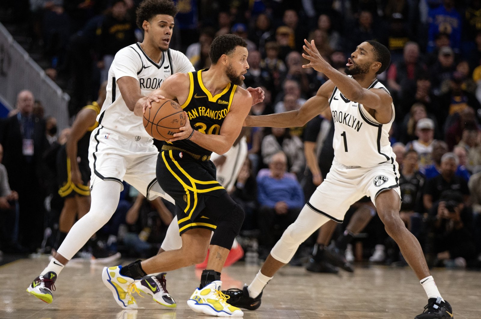 Warriors rip Nets with late Curry surge, Thunder stun champ Nuggets