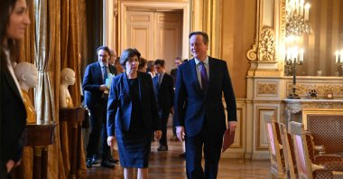 French Foreign and European Affairs Minister Catherine Colonna (L) and British Foreign Secretary David Cameron in Paris, France, Dec. 19, 2023. (AFP Photo)