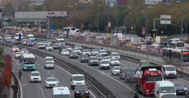 Vehicles are seen on a highway in Istanbul, Türkiye, in this undated file photo. (DHA Photo)