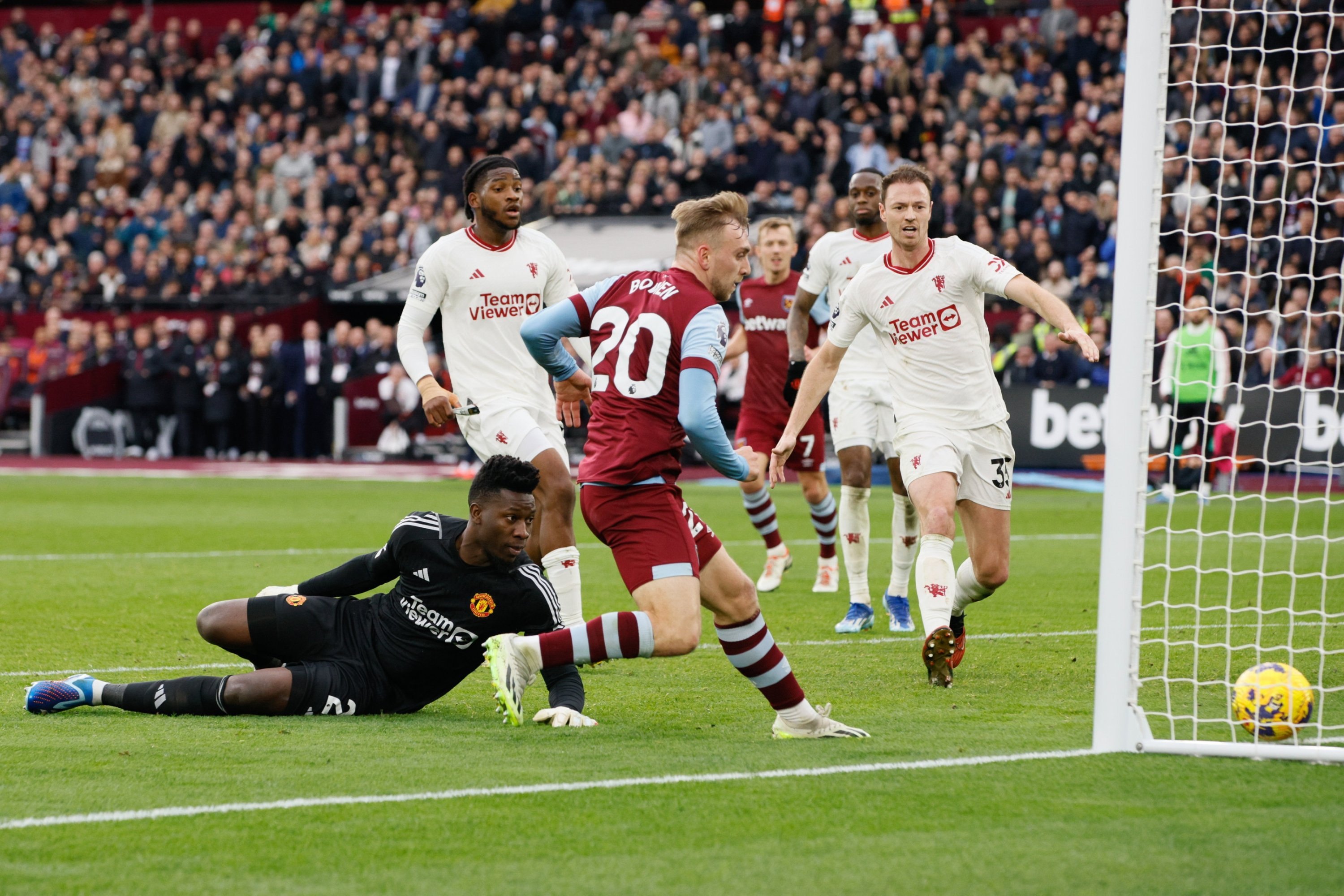 West Ham 2-0 Man United: Jarrod Bowen and Mohammed Kudus goals