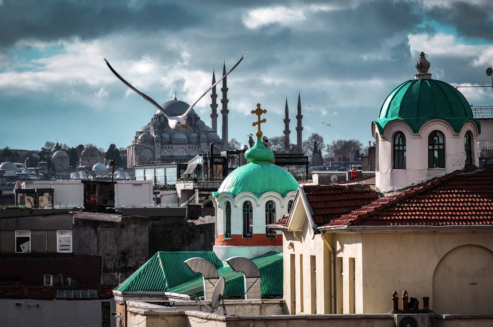 Istanbul&#039;s &quot;roof churches,&quot; built on the rooftops of inns during the late 1800s to accommodate Russian pilgrims and travelers en route to Jerusalem for pilgrimage, Istanbul, Türkiye, Dec. 17, 2023. (AA Photo)