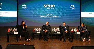(L-R) Melek Çelik, Mehmet Akif Üstündağ, Tankut Turnaoğlu and Pelin Çelik during a panel at the Turkuvaz Media Group Sports Summit, Istanbul, Türkiye, Dec. 25, 2023. (Courtesy of Turkuvaz Medya)