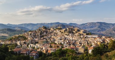 View of hillside town at sunset, Castiglione della Sicilia, Catania, Italy, Sep. 4, 2013. (Getty Images Photo)