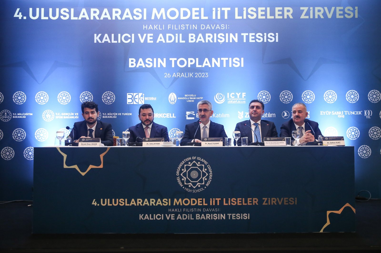 Deputy National Education Minister Nazif Yılmaz (C) attends the press conference of the summit in cooperation with the Islamic Cooperation Youth Forum (ICYF), Şişli, Istanbul, Türkiye, Dec. 27, 2023. (AA Photo)