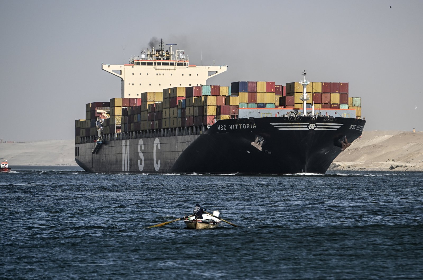 A Mediterranean Shipping Company (MSC) container ship crosses the Suez Canal toward the Red Sea in Ismailia, Egypt, Dec. 22, 2023. (EPA File Photo)