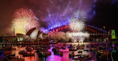 Fireworks light up the sky over the Sydney Harbour Bridge and the Sydney Opera House during New Year&#039;s celebrations, in Sydney, Australia, Jan. 4, 2023. (Getty Images)