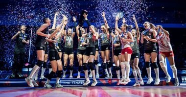 The Turkish national women&#039;s volleyball team players celebrate winning the FIVB Nations League title after beating China at the College Park Center, Texas, U.S., July 16, 2023. (AA Photo)