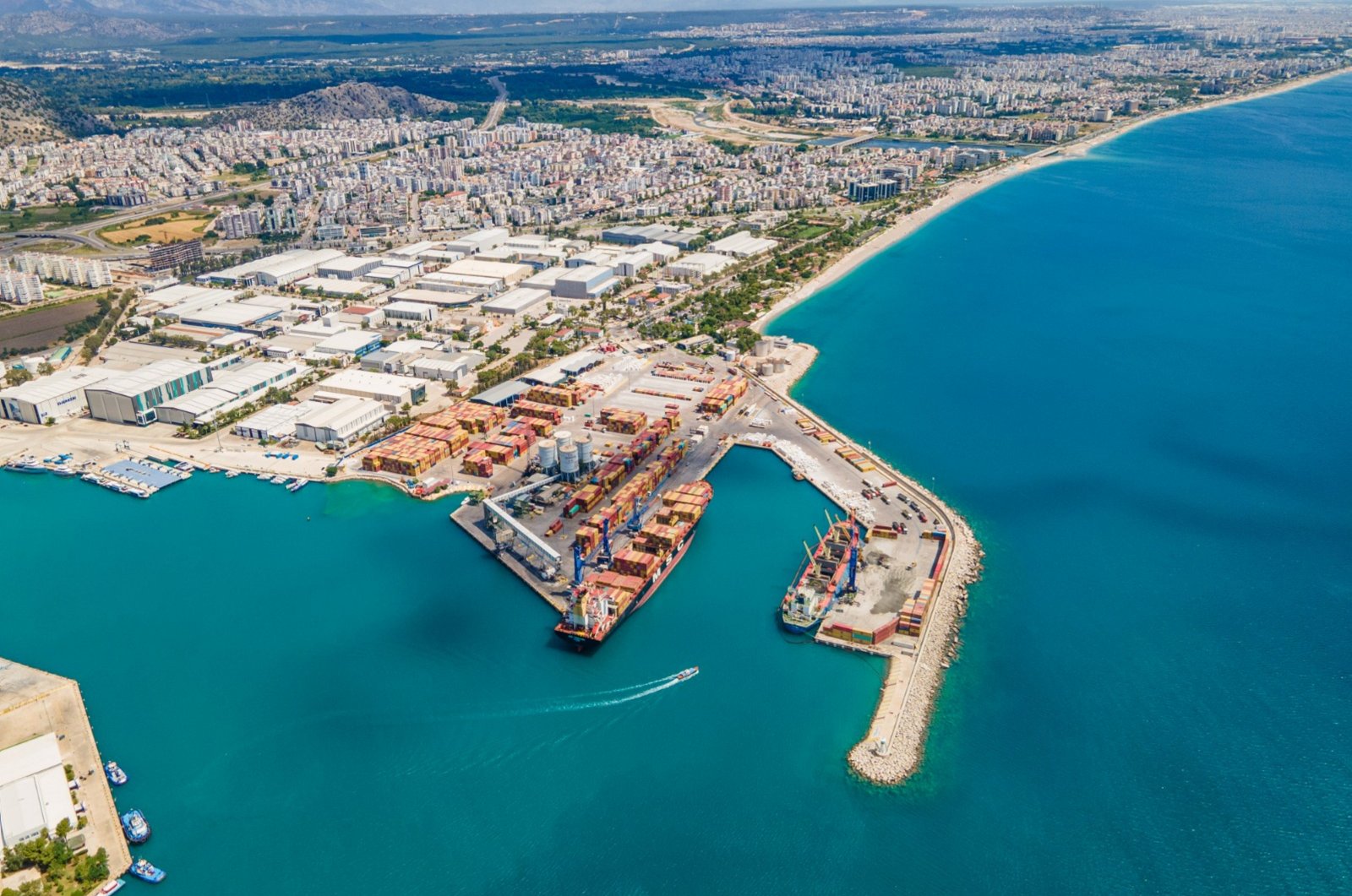 A view of a port in Antalya, southern Türkiye, Dec. 13, 2023. (AA Photo)