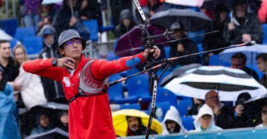Türkiye&#039;s Mete Gazoz competes at the men&#039;s recurve finals during the 2023 Hyundai World Archery Championships, Berlin, Germany, Aug. 6, 2023. (Getty Images Photo)