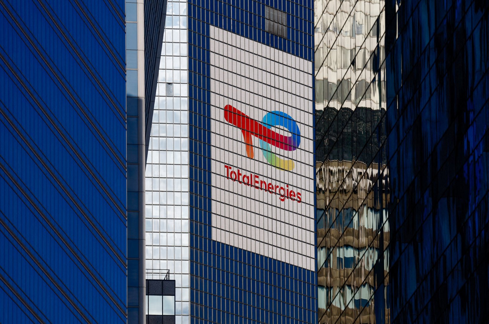 The logo of French oil and gas company TotalEnergies is seen at the company&#039;s headquarters skyscraper in the financial and business district of La Defense, near Paris, France, Sept. 14, 2023. (Reuters Photo)