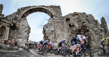Cyclists compete in the Tour of Antalya, Antalya, Türkiye, March 1, 2023. (DHA Photo)