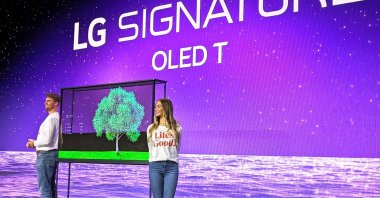 The new LG Signature OLED T TV, a transparent television, is presented at the Consumer Electronics Show (CES) in Las Vegas, Nevada, U.S., Jan. 8, 2024. (AFP Photo)