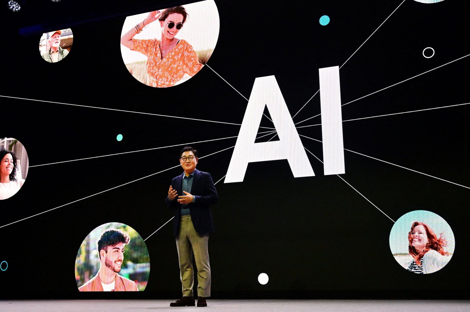 Jong-Hee Han, CEO of Samsung Electronics speaks at the Samsung press conference at the 2024 Consumer Electronics Show (CES) in Las Vegas, Nevada, U.S., Jan. 8, 2024 (AFP Photo)