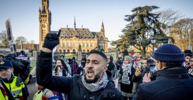 Pro-Palestinian protesters rally during outside the International Court of Justice (ICJ) in The Hague, The Netherlands, Jan. 11, 2024. (EPA Photo)