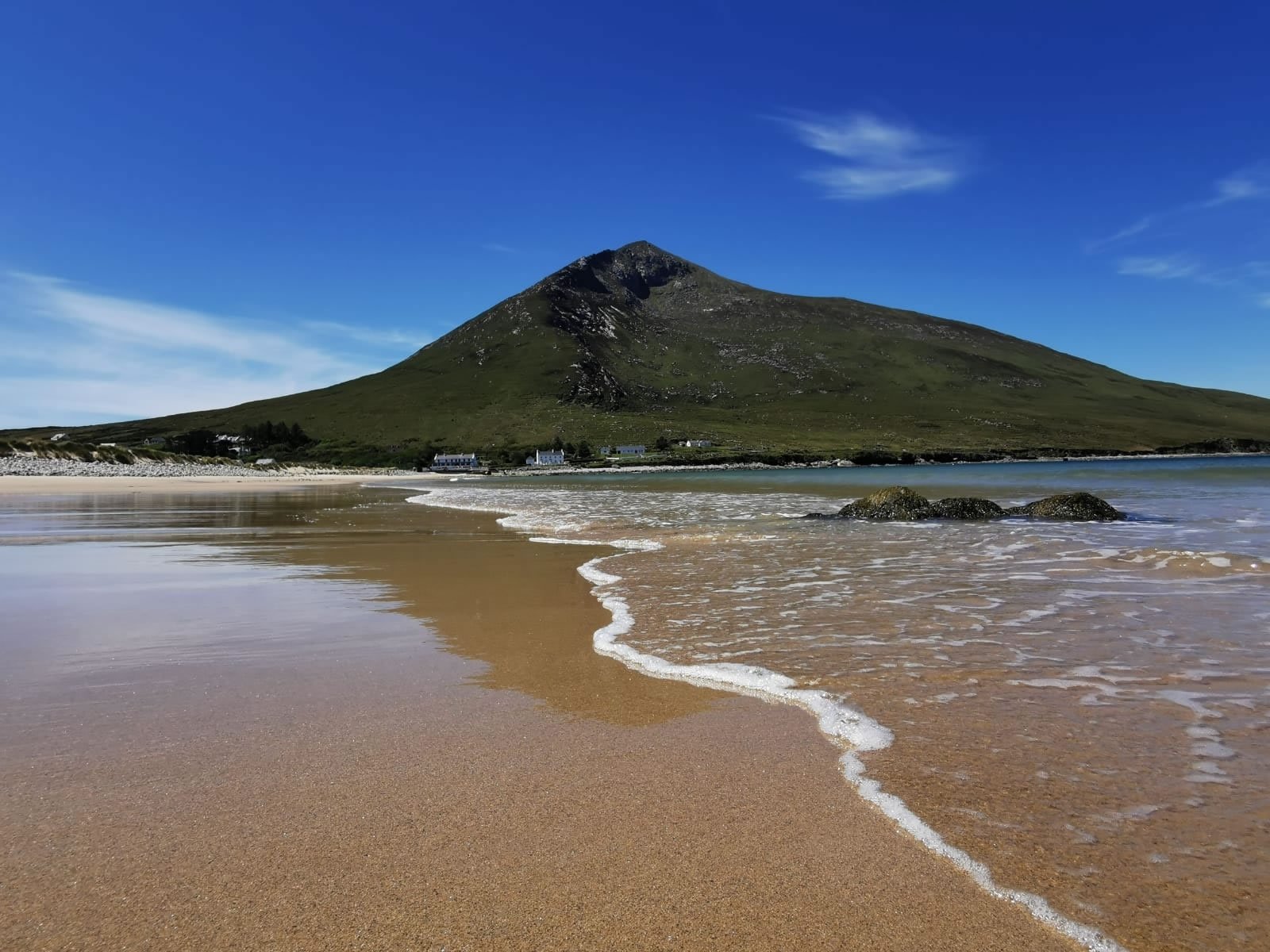 Silver Strand is located on the north coast of Achill Island near Dugort, an area that will look familiar to anyone who has seen &quot;Banshees of Inisherin.&quot; (dpa Photo)