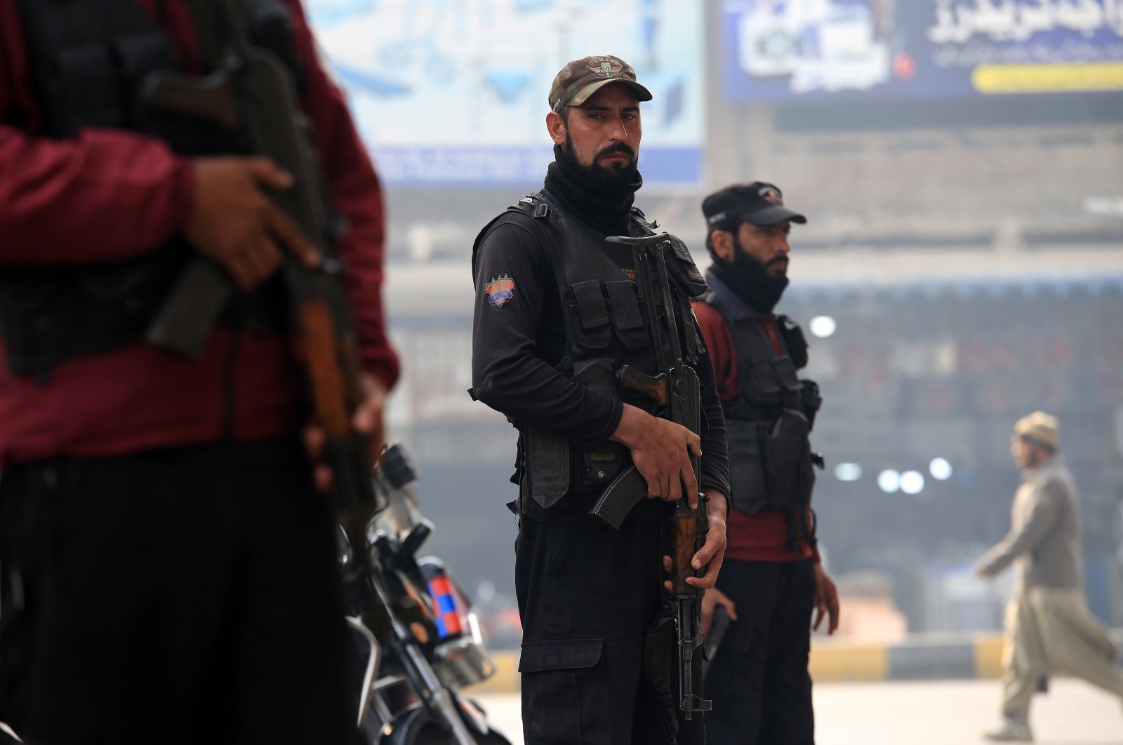 In this file photo Pakistani security personnel wait at a checkpoint in Peshawar, Pakistan, Dec. 18, 2023. (EPA Photo)