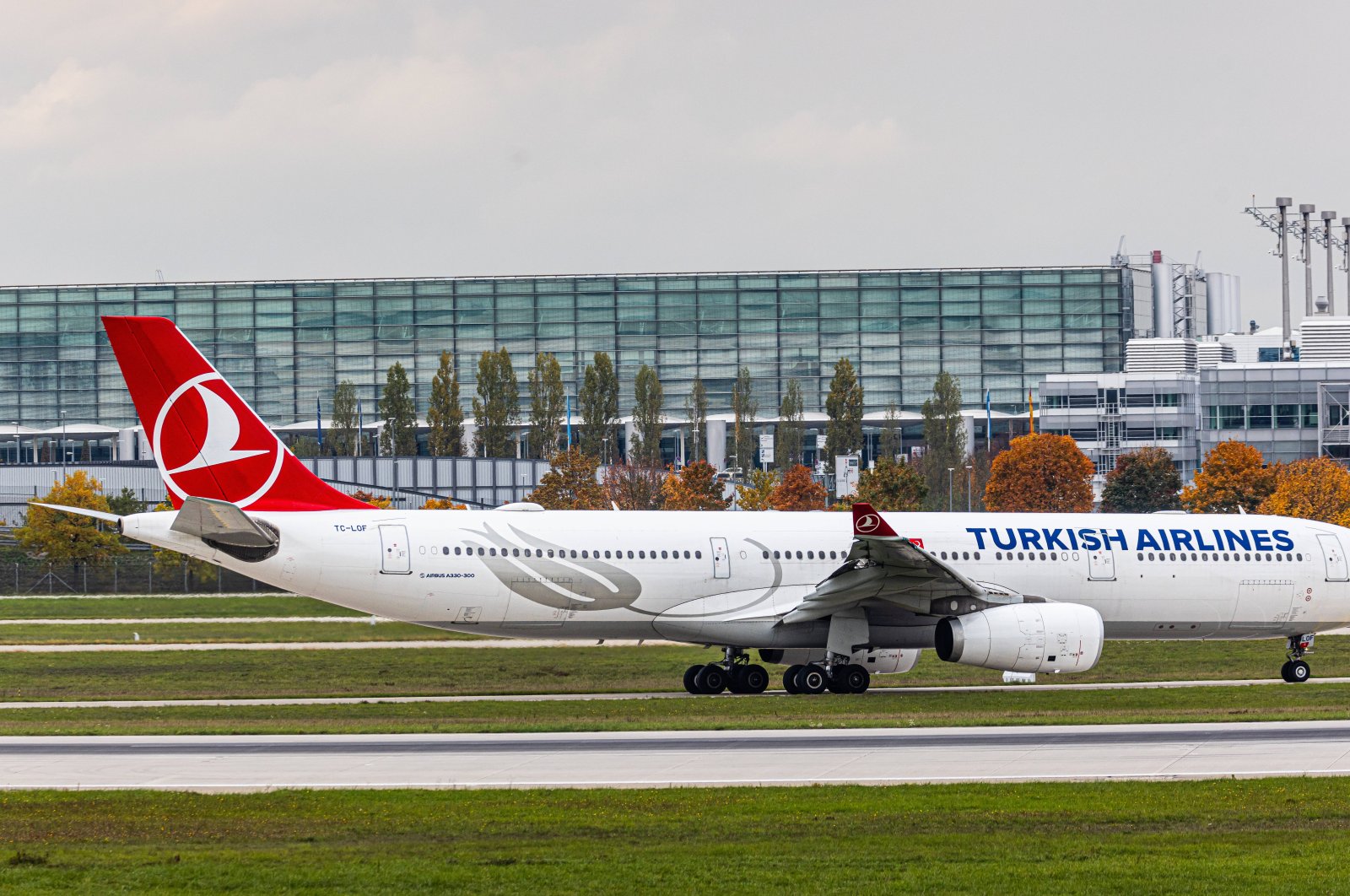 Erdoğan, Türk Hava Yolları'nın ülke ekonomisine katkısını övdü