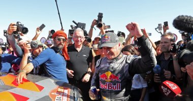 Team Audi Sport's Carlos Sainz Sr. celebrates after winning the Dakar Rally car category, Yanbu, Saudi Arabia, Jan. 19, 2024. (Reuters Photo)