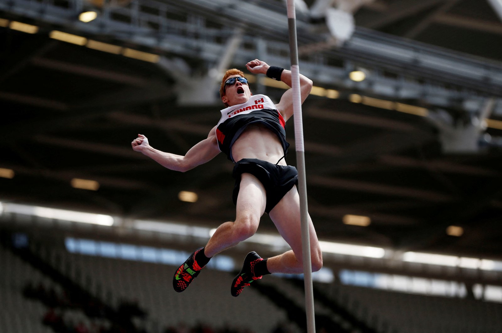 Canada&#039;s Shawn Barber in action during the men&#039;s pole vault finals of the Sainsbury&#039;s Anniversary Games at the Queen Elizabeth Olympic Park, London, U.K., July 25, 2015. (Reuters Photo)