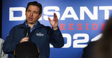 Florida Gov. Ron DeSantis addresses a crowd in Hampton, New Hampshire, U.S., Jan. 17, 2024. (EPA Photo)