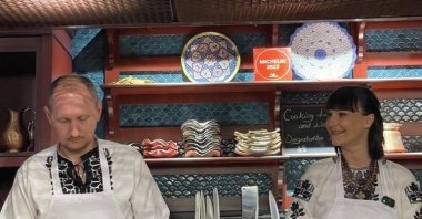 Consul General of Ukraine Roman Nedilsky and diplomat Liudmyla Nedilska, the spouse of the consul general, prepare traditional borscht soup, Istanbul, Türkiye, Jan. 20, 2023. (Photo by Buse Keskin)