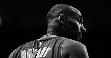 Los Angeles Lakers&#039; late player Kobe Bryant looks on against the Houston Rockets at Toyota Center, Houston, U.S., April 10, 2016. (Getty Images Photo)