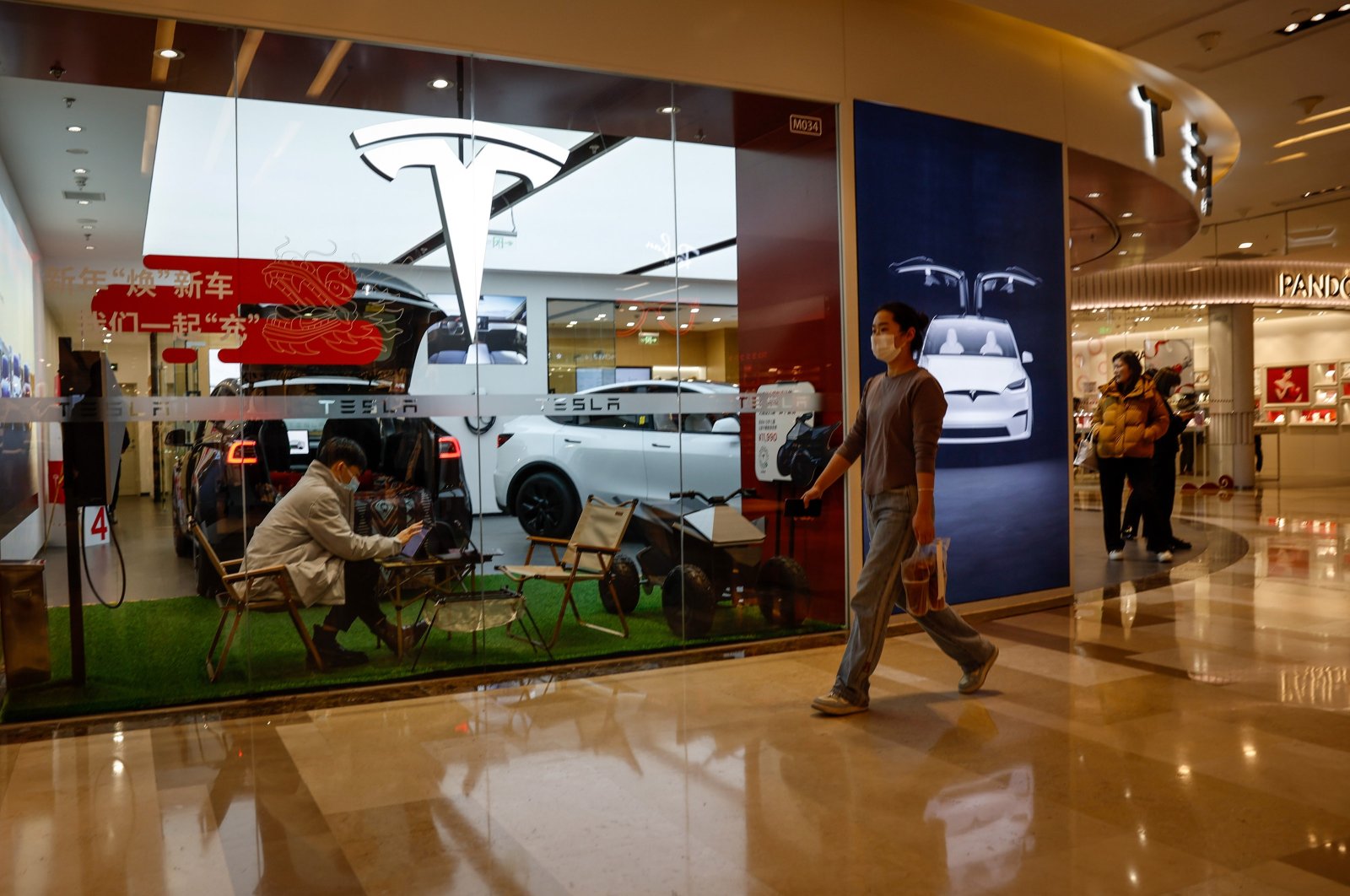A Tesla showroom in Bejing as the automaker announced it was recalling 1.6 million electric vehicles in China due to problems with the automatic steering assist function, China, Jan. 6, 2024. (EPA Photo)