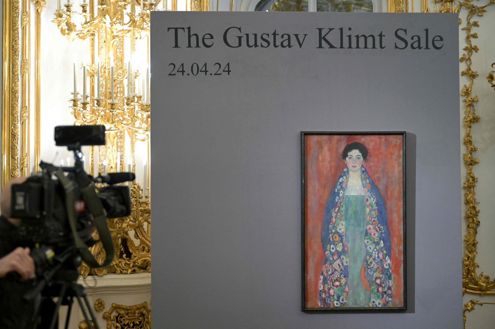 &quot;Bildnis Fraeulein Lieser&quot; (&quot;Portrait of Miss Lieser&quot;) by Gustav Klimt during a news conference of the Kinsky Art Auction House in Vienna, Austria, Jan. 25, 2024. (AFP Photo)