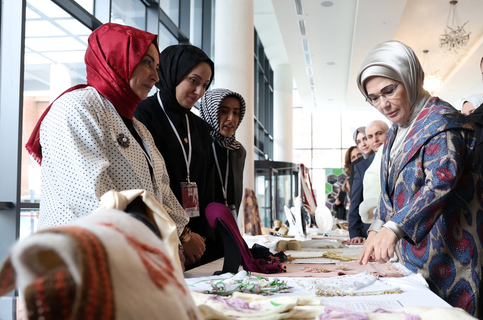 First Lady Emine Erdoğan checks out local handcrafts in Siirt, Jan. 26, 2024. (DHA Photo)