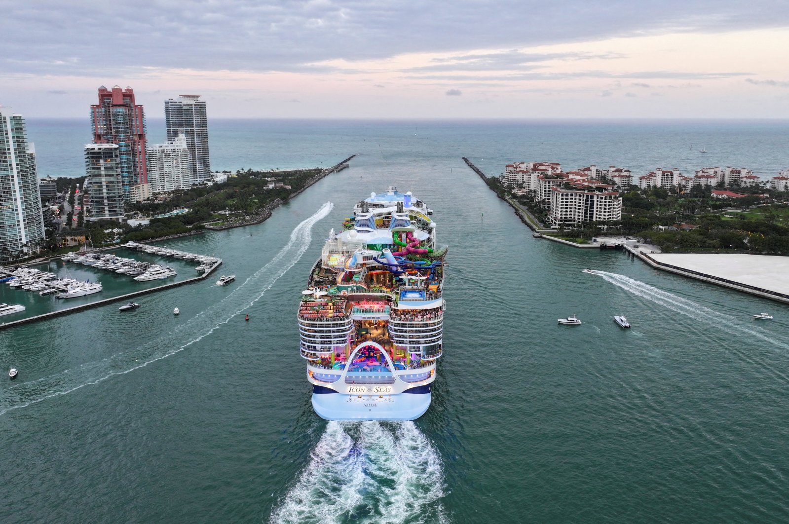 Royal Caribbean&#039;s Icon of the Seas, the largest cruise ship in the world, sets sail for its inaugural voyage with passengers in Miami, Florida, U.S., Jan. 27, 2024. (Reuters Photo)