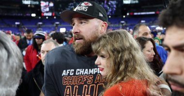 Travis Kelce #87 of the Kansas City Chiefs celebrates with Taylor Swift after a 17-10 victory against the Baltimore Ravens in the AFC Championship Game, Baltimore, Maryland, U.S., Jan. 28, 2024. (AFP Photo)