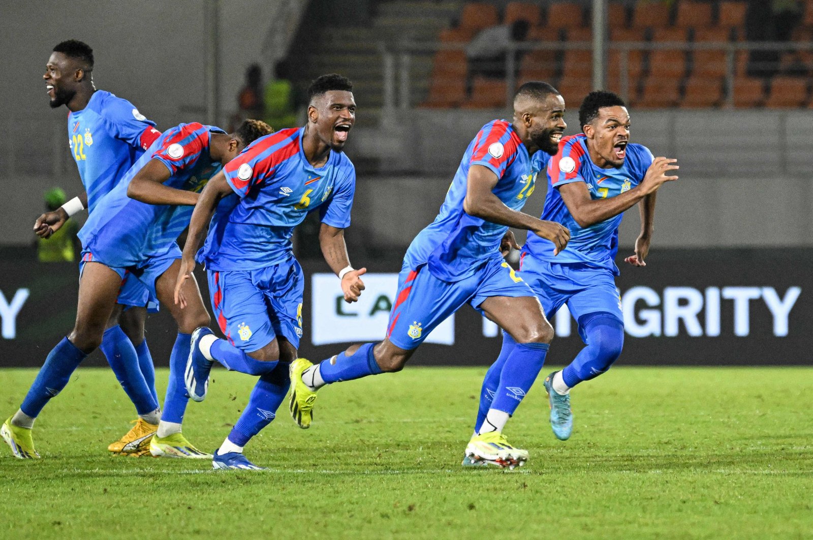 DR Congo&#039;s players celebrate after winning at the end of the Africa Cup of Nations (AFCON) 2024 round of 16 football match against Egypt, San Pedro, Ivory Coast, Jan. 28, 2024. (AFP Photo)