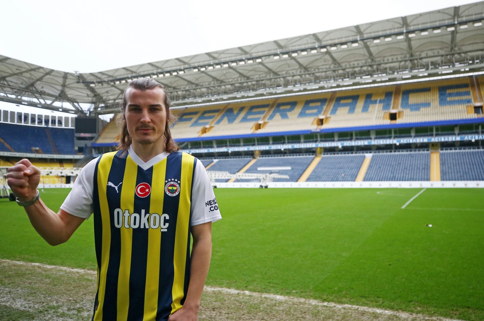 Fenerbahçe&#039;s Çağlar Söyüncü poses for a photo on his unveiling at the Ülker Stadium, Istanbul, Türkiye, Jan. 29, 2024. (IHA Photo)