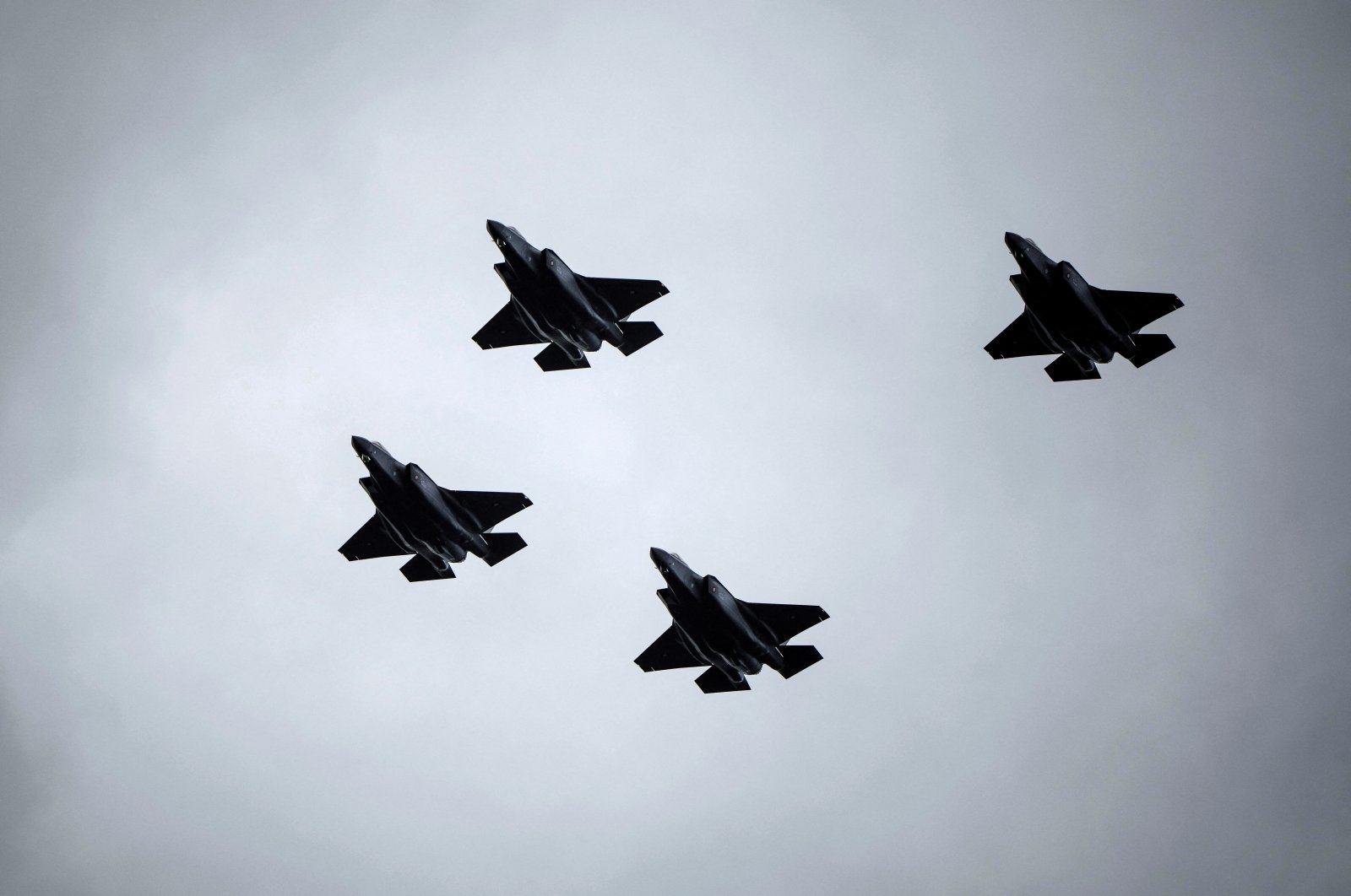 Česká republika podepsala smlouvu se Spojenými státy na nákup stíhaček F-35 za 6,6 miliardy dolarů
