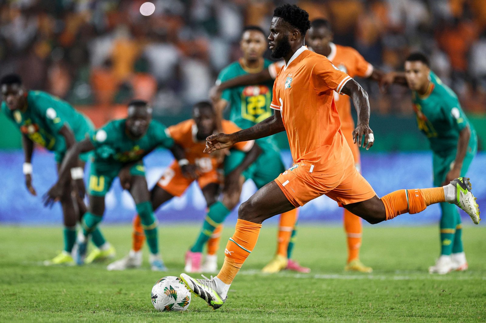 Ivory Coast&#039;s Franck Kessie scores his team&#039;s first goal from the penalty spot during the Africa Cup of Nations (AFCON) 2023 round of 16 football match against Senegal at the Stade Charles Konan Banny, Yamoussoukro, Ivory Coast, Jan. 29, 2024. (AFP Photo)