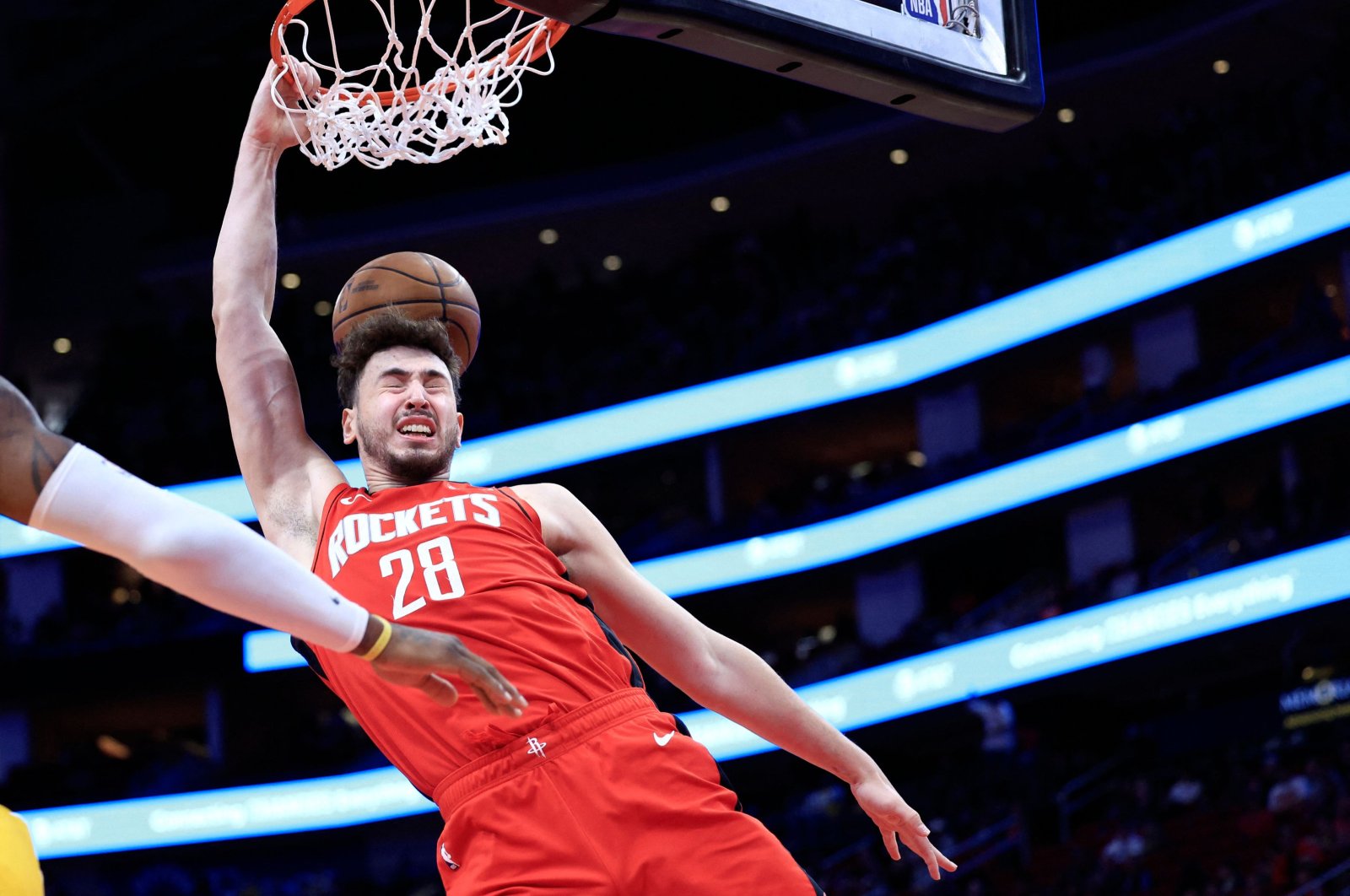 Houston Rockets&#039; Alperen Şengün dunks the ball against the Los Angeles Lakers during the second half at Toyota Center, Houston, U.S., Jan. 29, 2024. (AFP Photo)