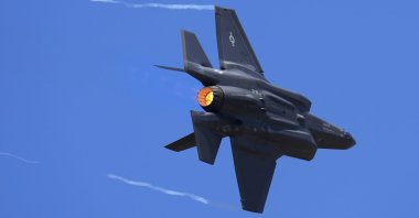 U.S. Air Force fighter aircraft F-35 performs aerobatic maneuvers on the second day of the Aero India 2023 at Yelahanka air base in Bengaluru, India, Feb. 14, 2023. (AP File Photo)