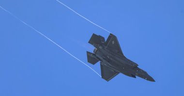A Lockheed Martin F-35 Lightning II fighter jet of the United States Air Force (USAF) during a flight demonstration at Paris Air Show 2023 in Le Bourget Airport, Paris, France, June 25, 2023. (Reuters Photo)