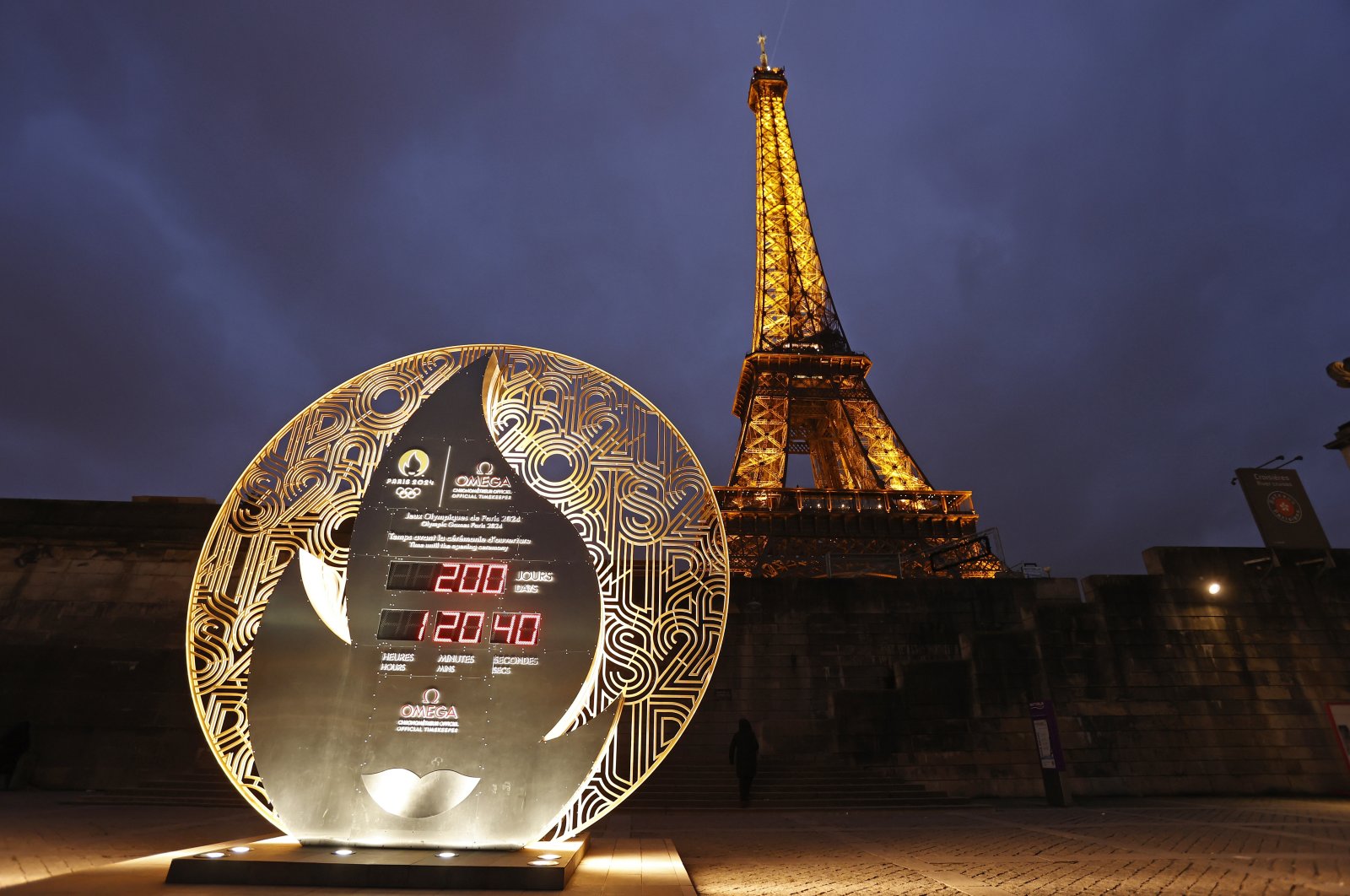 The official Omega Olympic countdown clock located beside the River Seine displays the 200 remaining days until the opening ceremony of the Paris 2024 Olympic Games which will take place on July 26, 2024, Paris, France, Jan. 8, 2024. (Getty Images Photo)