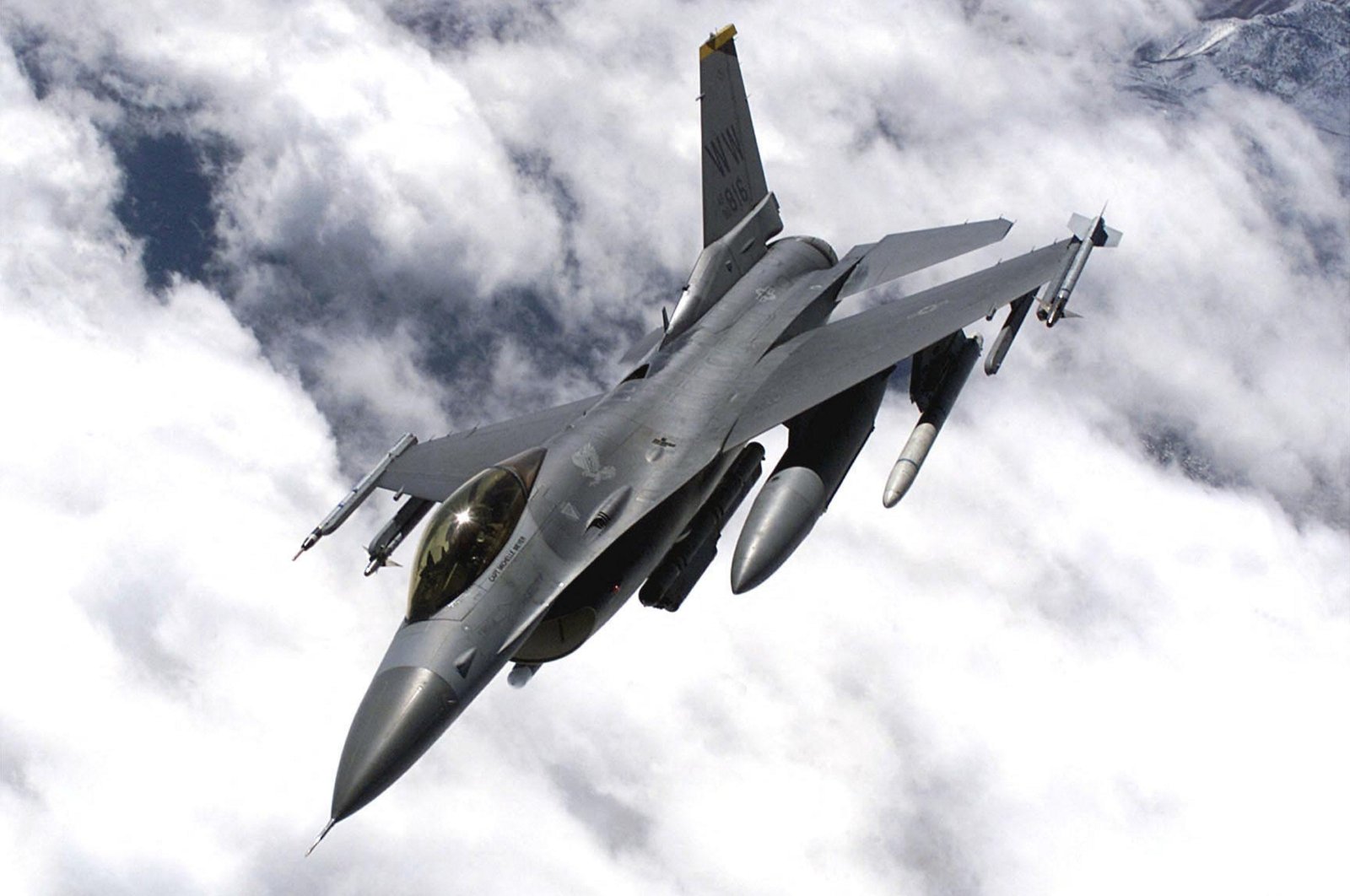 This undated U.S. Air Force file image courtesy of the U.S. Air Force obtained on Jan. 10, 2002, shows an F-16 in flight during training. (AFP Photo)